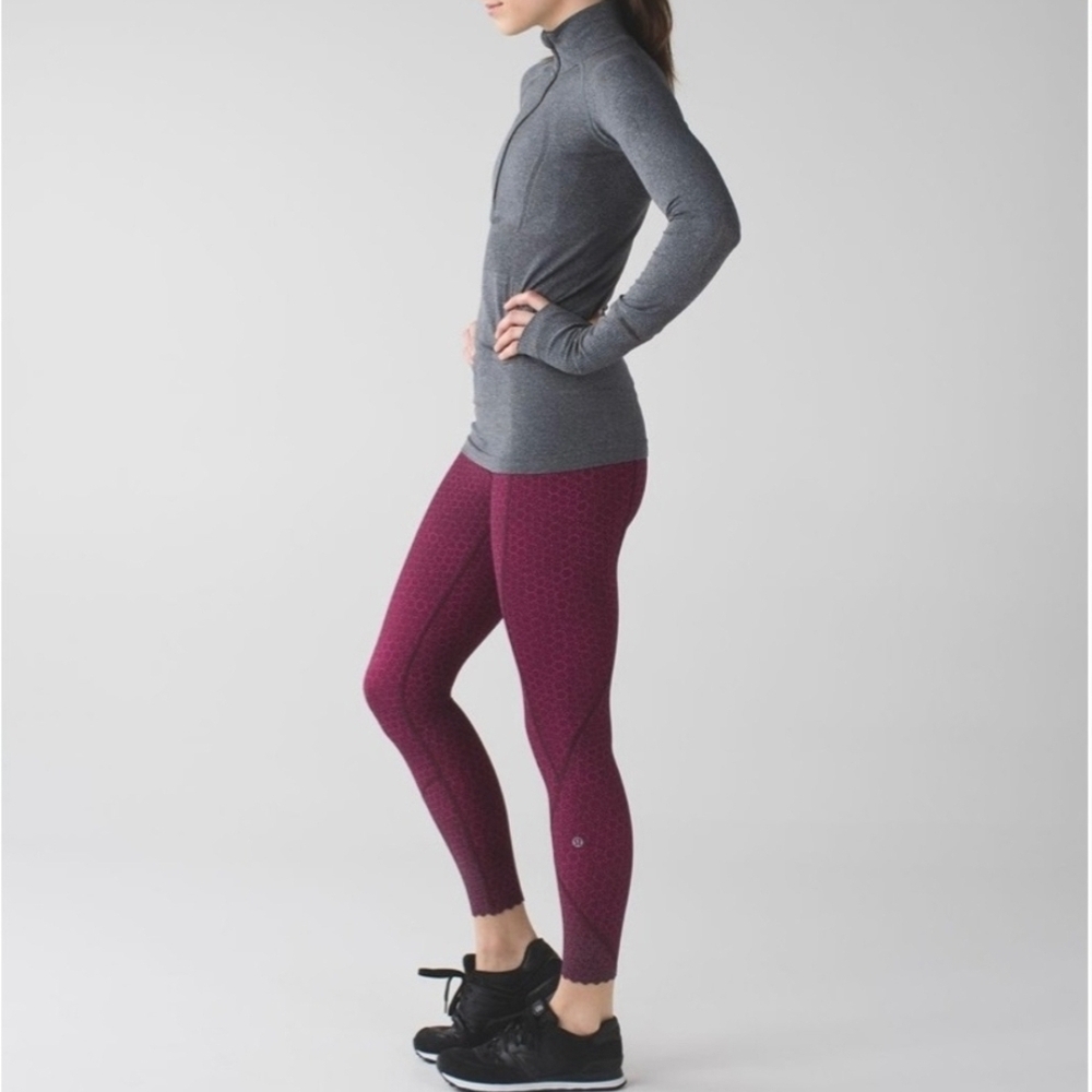 Women's Lululemon Raspberry Star Pixel Tight Legging 6
